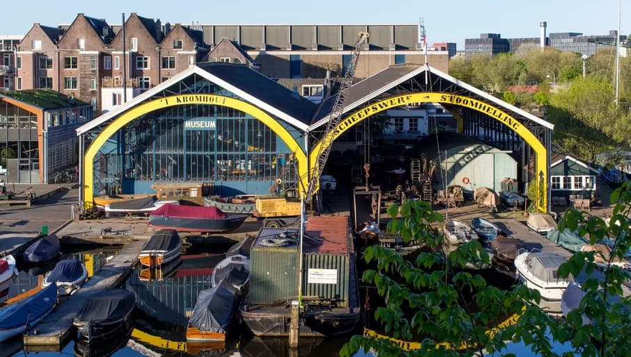 Nederland, Amsterdam, 4 mei 2018
TheNetherlands; Netherlands; Amsterdam; city; stad; Nieuwevaart; Scheepswerf 't Kromhout; morning; ochtend; water; werf; scheepwerf; kromhout; 't kromhout; stadsherstel; hoogtefoto
Foto: Thomas Schlijper