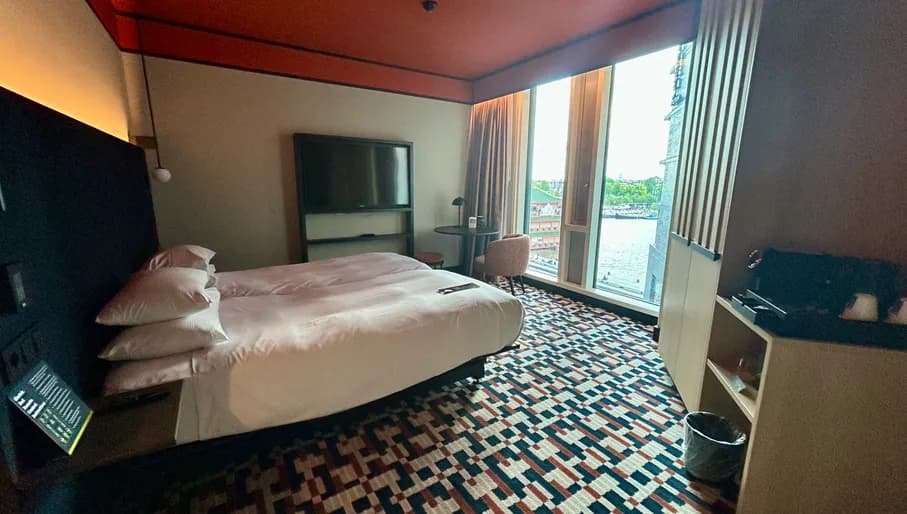 Wheelchair-accessible hotel room