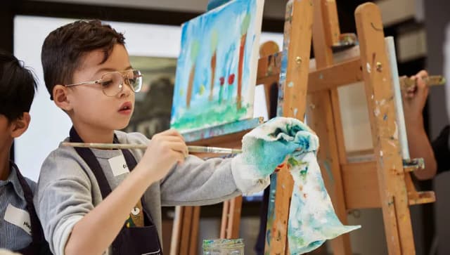 Kids painting workshop in the Van Gogh Museum.