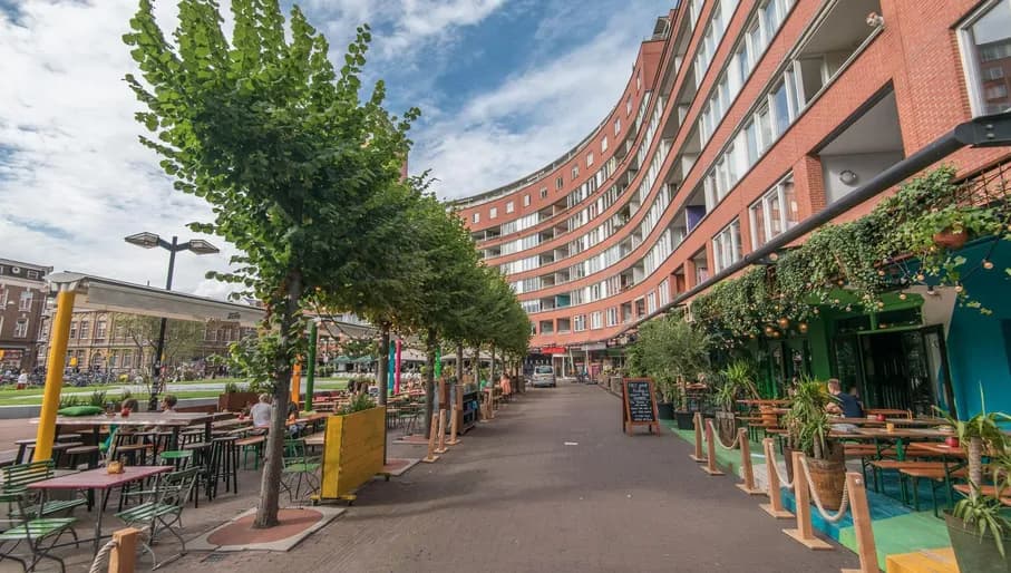 De Tulp terrace at Marie Heinekenplein