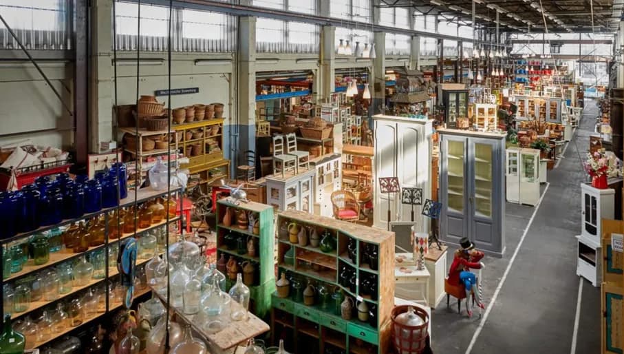 Van Dijk &Ko vintage interior shop