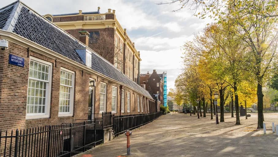 The Portuguese synagogue at Jonas Daniël Meyerplein at het Joods Cultureel Kwartier.
