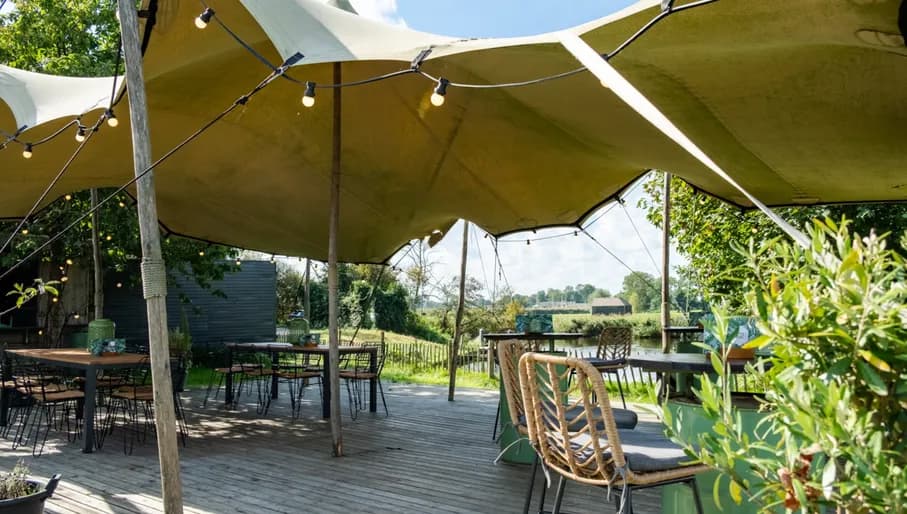 Porterhouse Weesp terrace next to the water